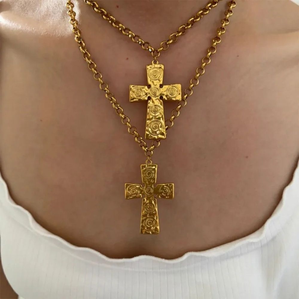 Elegant Gold Cross Necklace Q255